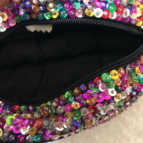 Far Away Handbag - Picture 5 of 5